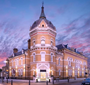  Lansbury Heritage Hotel  Лондон